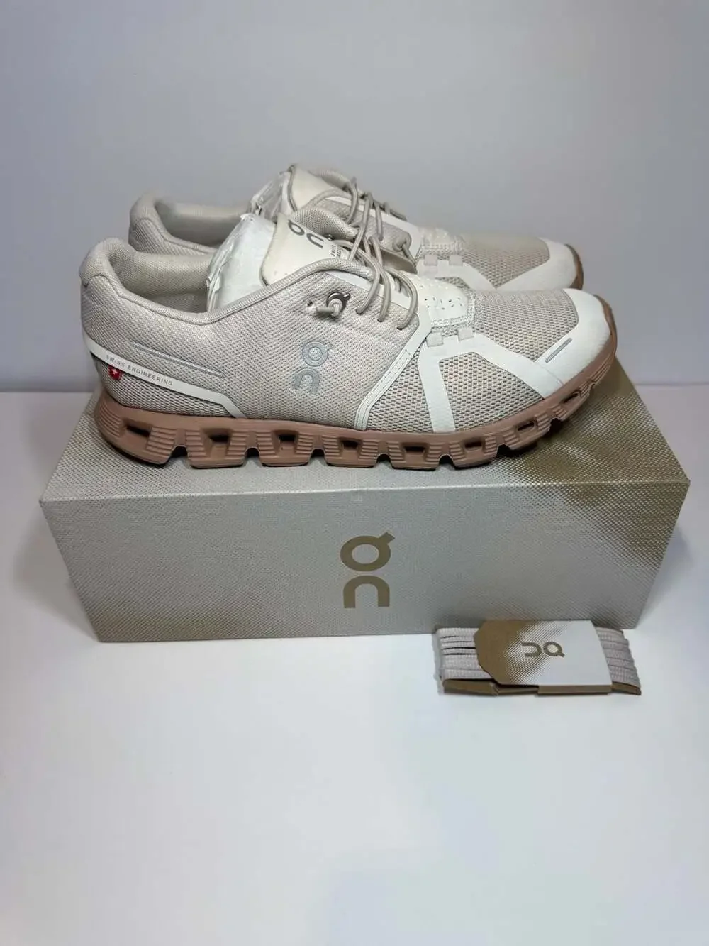 On Women's Cloud 6 Casual Shoes